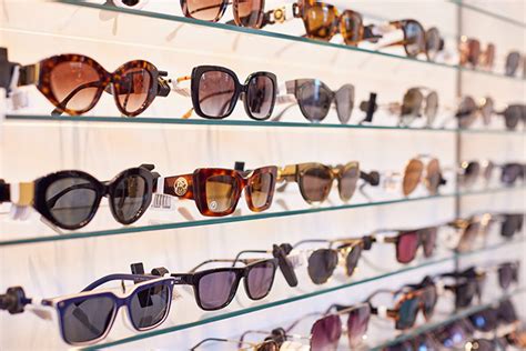 sunglasses hut outlet shop.